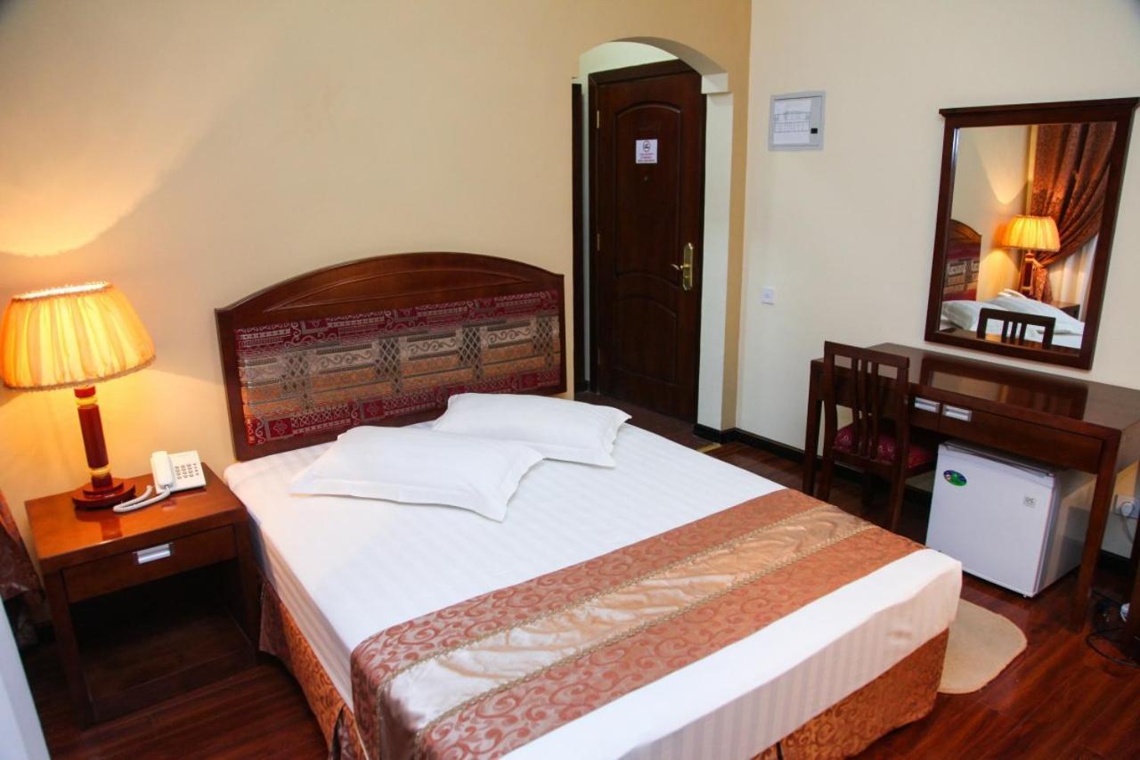 Hotel Kamelot à Boukhara Extérieur photo
